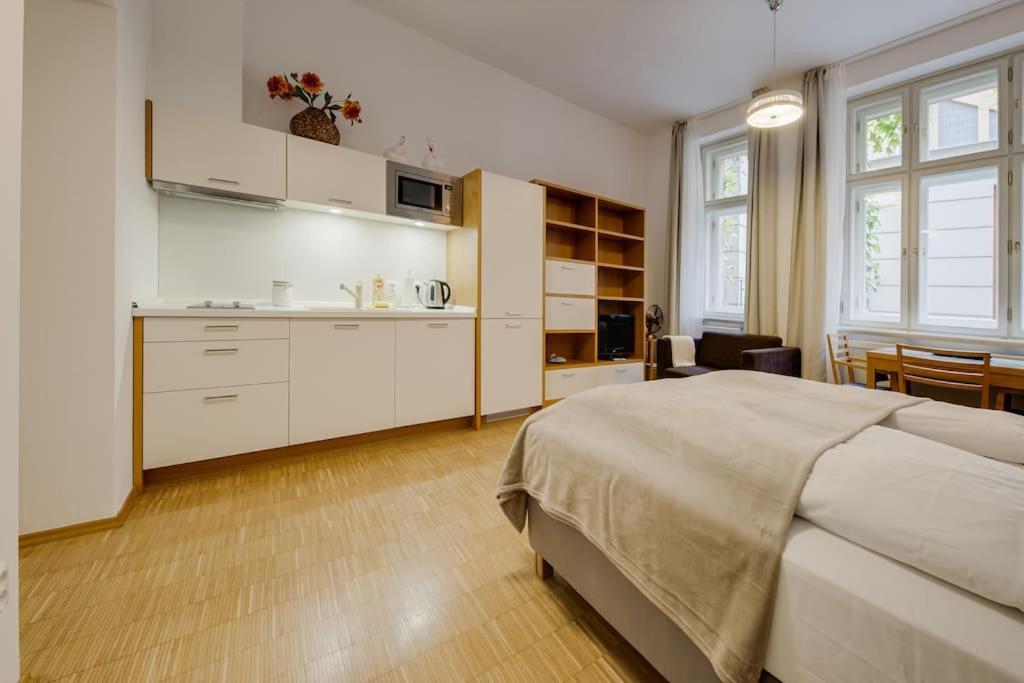 Apartment Deluxe In Prime Location